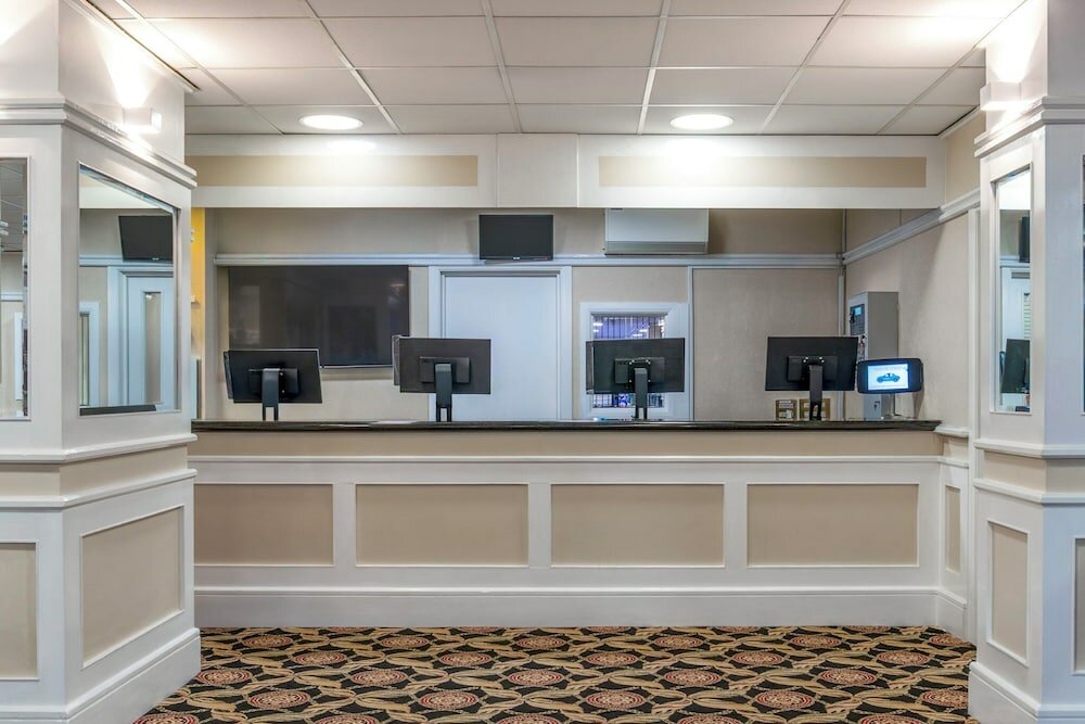 Фото Grand Burstin Hotel Folkestone
