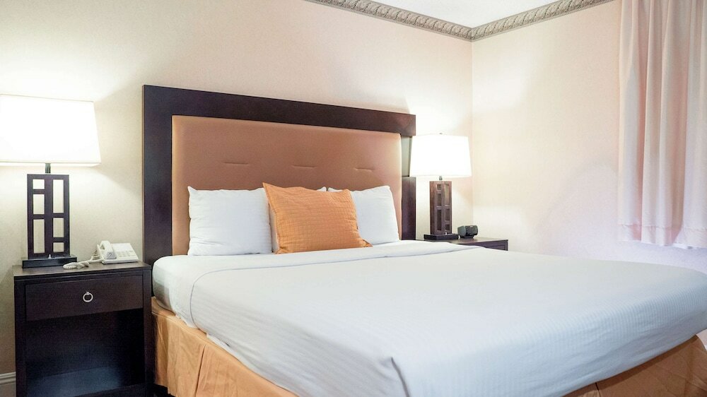 Фото Motel 6 Anaheim Hills