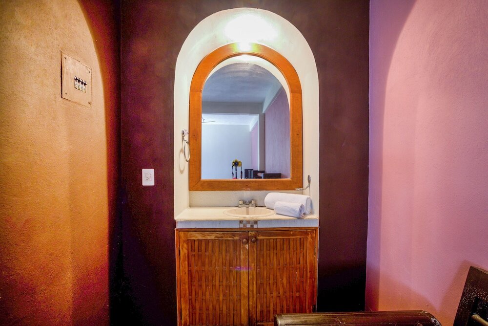 Фото Oyo Hotel Posada Lys, Zihuatanejo