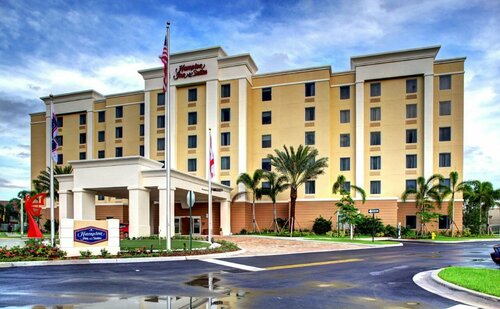 Гостиница Hampton Inn & Suites Coconut Creek в Корал Спрингс