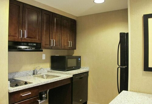 Гостиница Homewood Suites by Hilton Coralville - Iowa River Landing, IA в Коралвилле