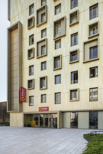 Гостиница Aparthotel Adagio la Défense Courbevoie в Пюто