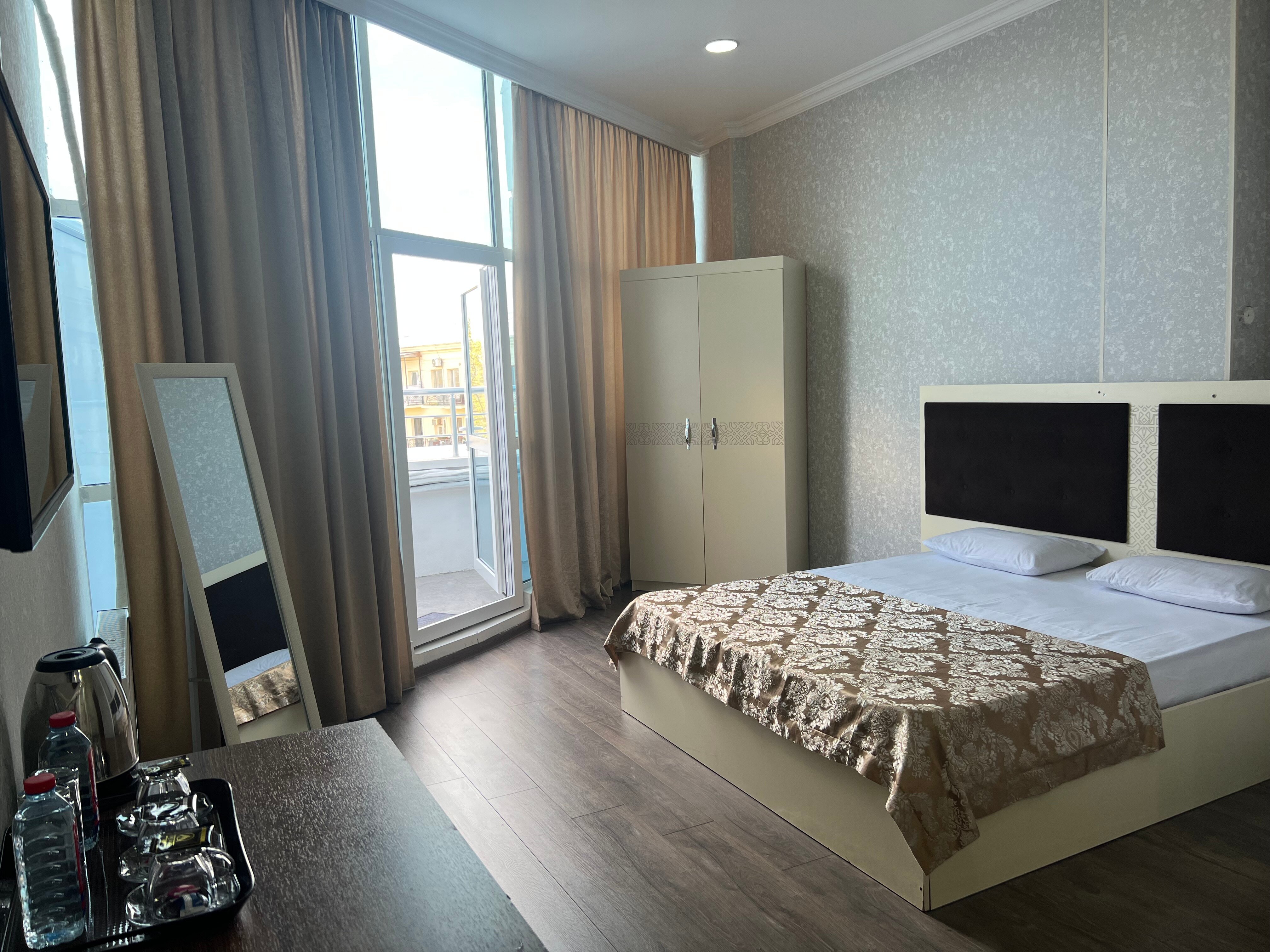 Фото отеля 2