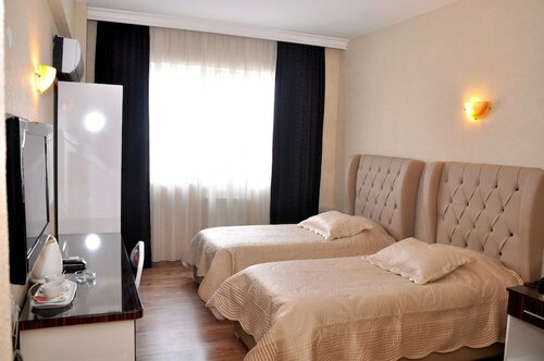 Гостиница Grand Plane Hotel в Кютахье