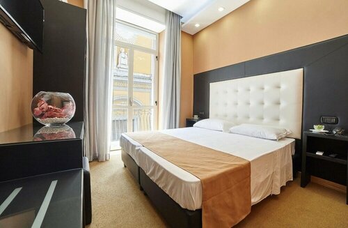 Гостиница Sweet Central Hotel в Казерте