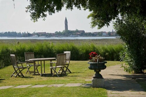 Гостиница Island Lagoon в Каваллино-Трепорти