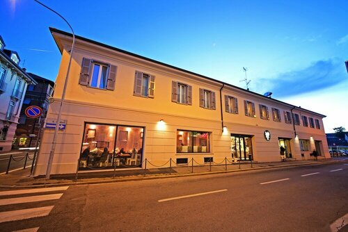 Гостиница Amalia Bakery Home в Галларате