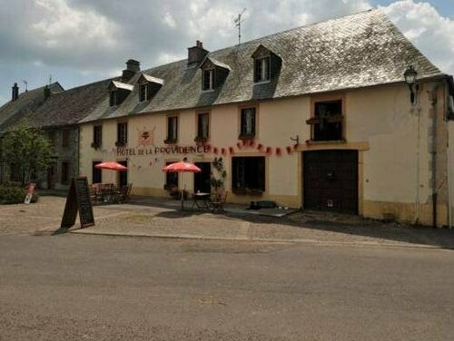 Гостиница Auberge De La Providence в Иссуаре