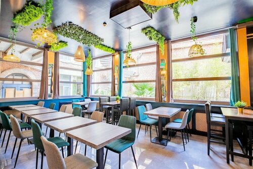 Гостиница Hotel Saint Claude в Пероне