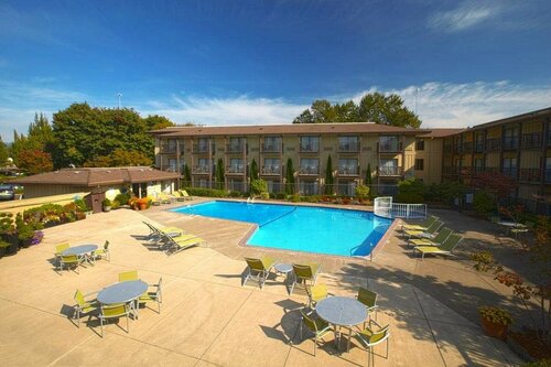 Гостиница Valley River Inn в Юджине