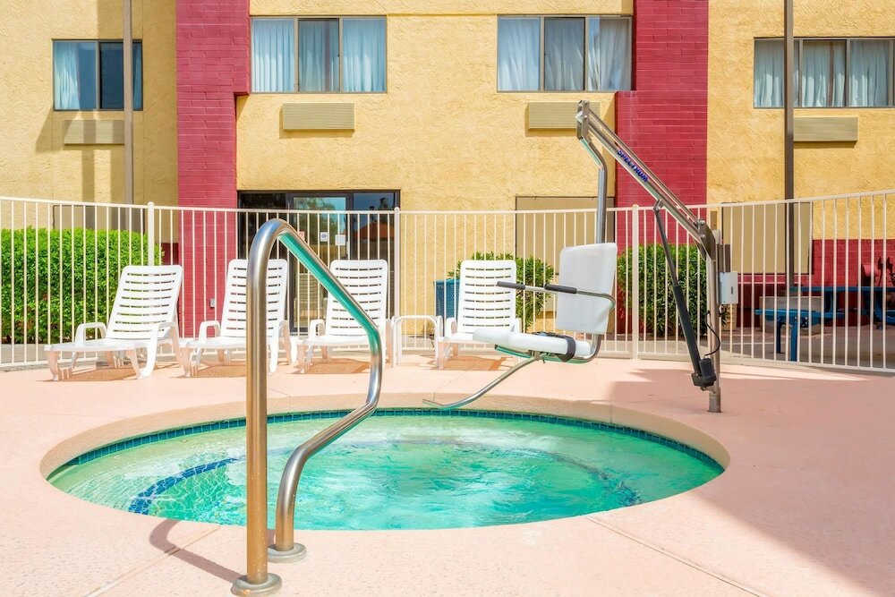 Фото Super 8 by Wyndham Mesa Gilbert