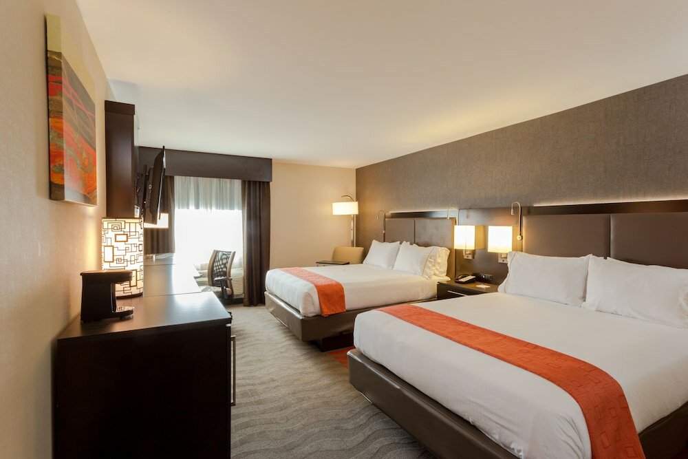 Фото Holiday Inn Express & Suites Baltimore West - Catonsville, an Ihg Hotel