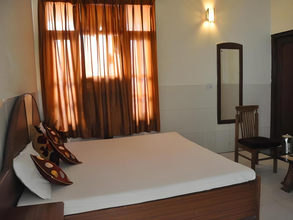 Фото Hotel Surya Palace