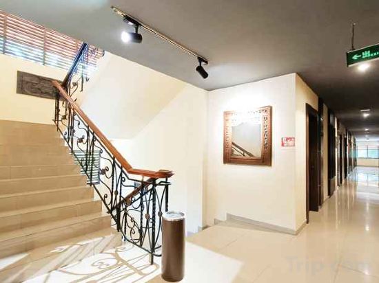 Фото Narita Hotel Surabaya