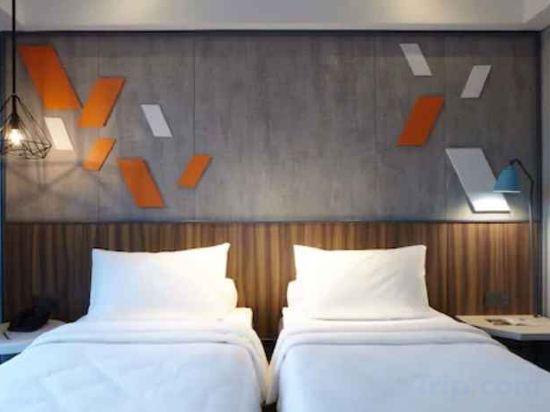 Фото Ibis Styles Medan Pattimura