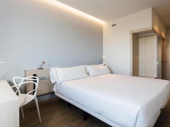 Фото B&b Hotel Viladecans