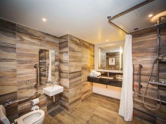 Фото DoubleTree by Hilton Hotel London Kingston Upon Thames