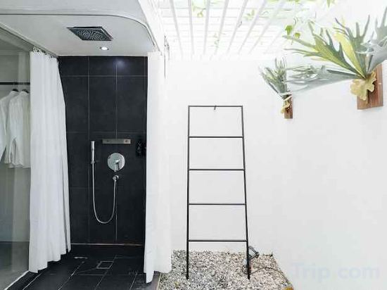 Фото Lloyd's Inn