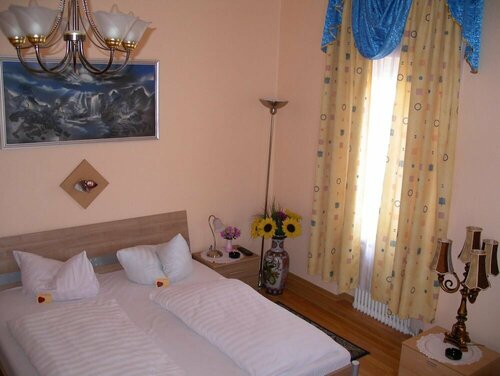 Гостиница Hotel garni Djaran в Оффенбахе