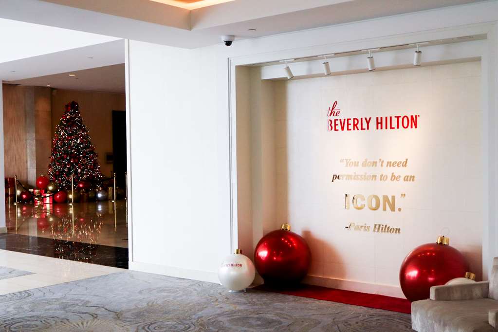 Фото The Beverly Hilton