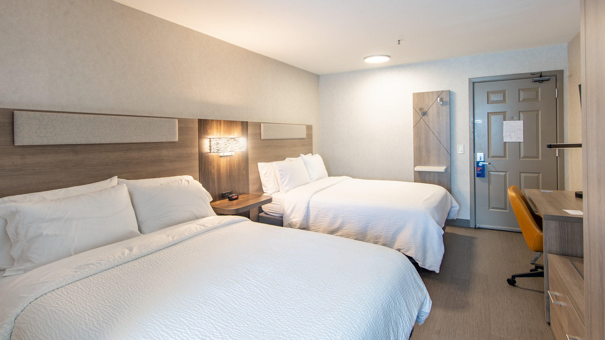 Фото Holiday Inn Express Oakdale, an Ihg Hotel