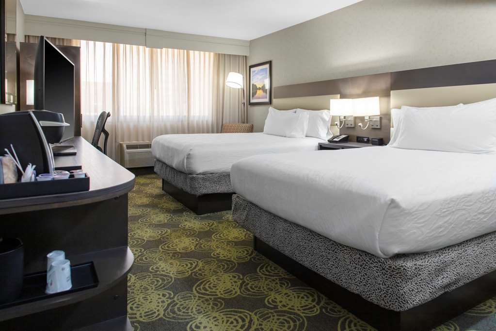 Фото Hilton Garden Inn Reagan National Airport