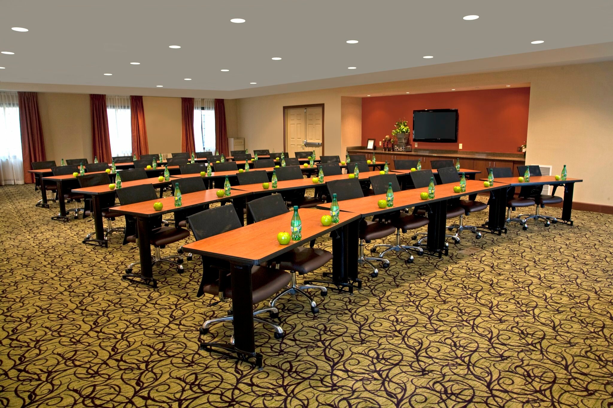 Фото Staybridge Suites Chantilly - Dulles Airport, an Ihg Hotel