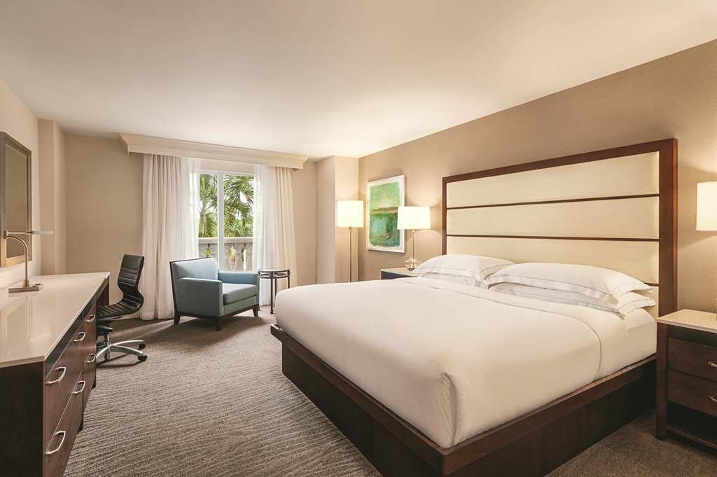 Фото Hilton Naples