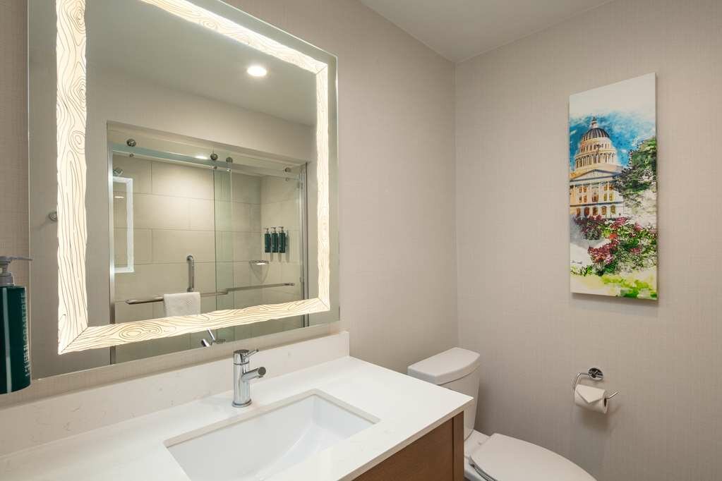 Фото Doubletree by Hilton Sacramento
