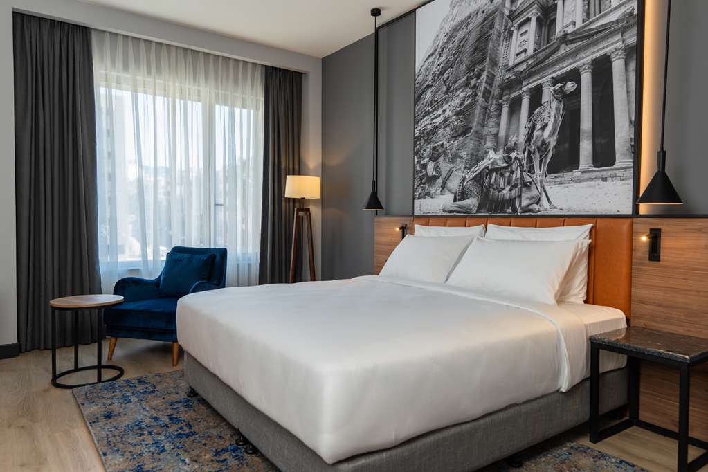 Фото Radisson Blu Hotel, Amman Galleria Mall