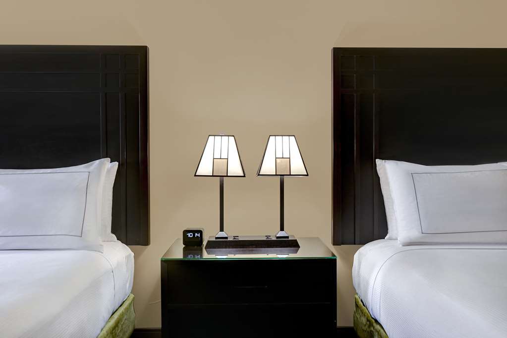 Фото DoubleTree by Hilton Hotel Phoenix Tempe