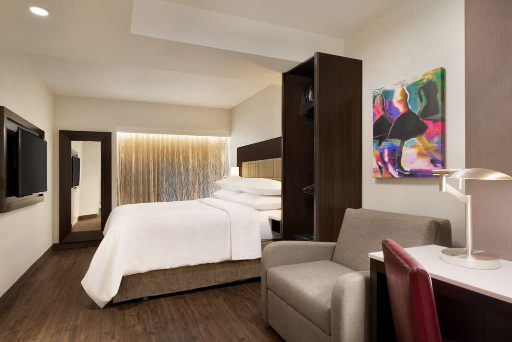 Фото Embassy Suites by Hilton New York Manhattan Times Square