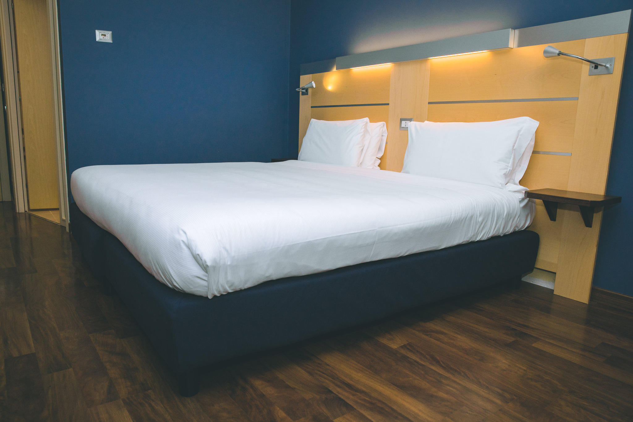 Фото Holiday Inn Express Milan - Malpensa Airport, an Ihg Hotel