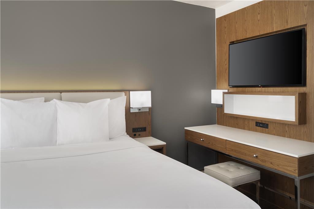 Фото Best Western Premier Empire State Hotel