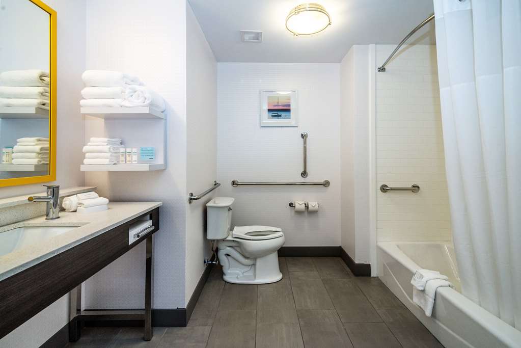 Фото Hampton Inn & Suites Allen Park