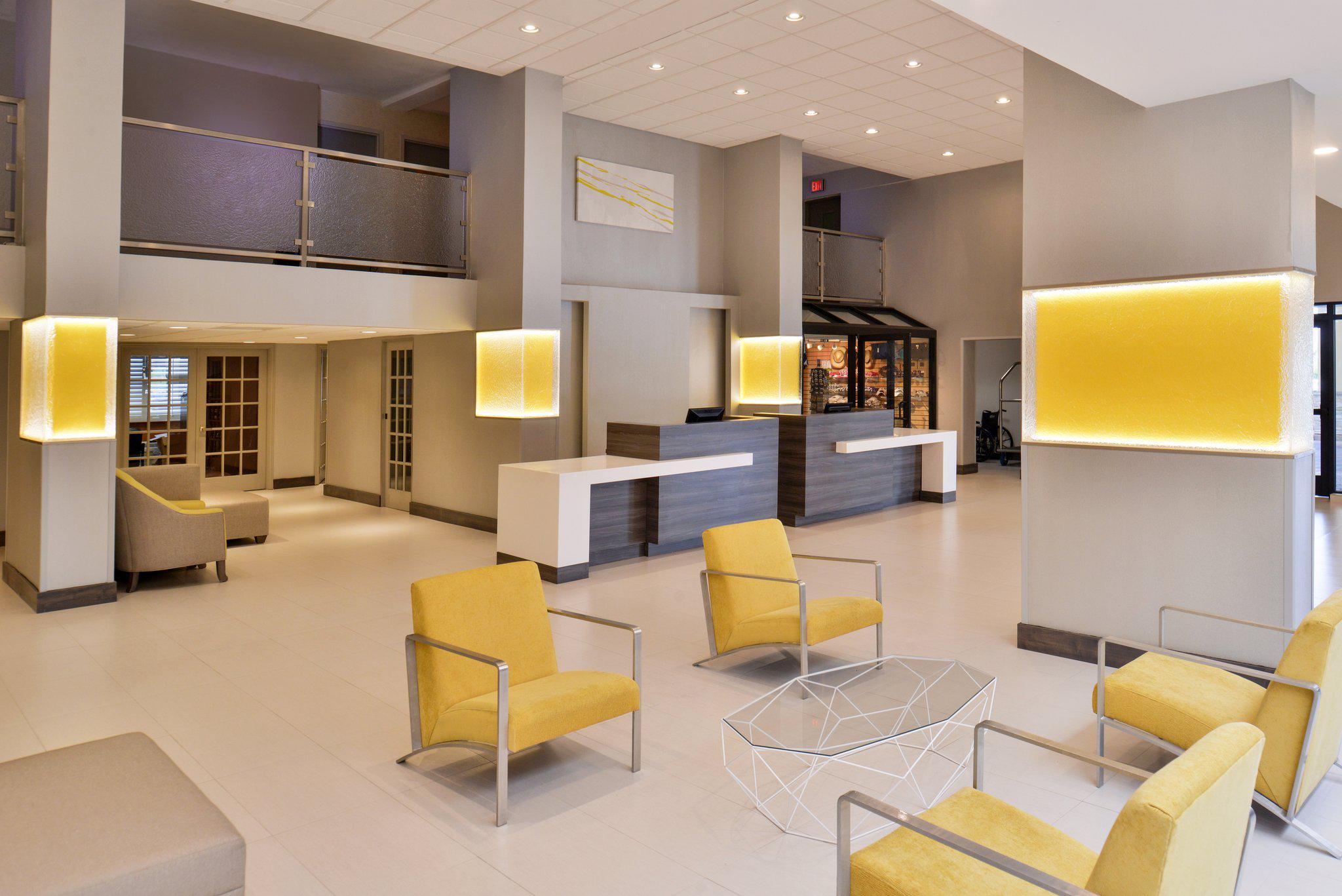 Фото Holiday Inn Richardson, an Ihg Hotel