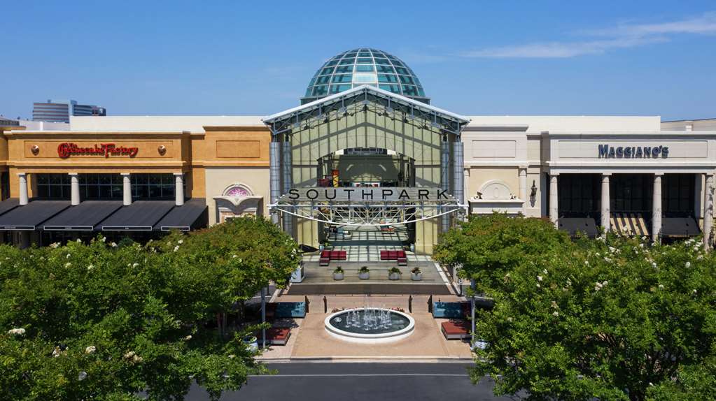 Фото DoubleTree Suites by Hilton Hotel Charlotte - SouthPark