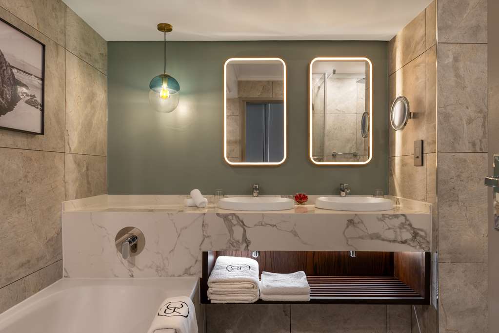 Фото Radisson Collection Hotel, Waterfront Cape Town