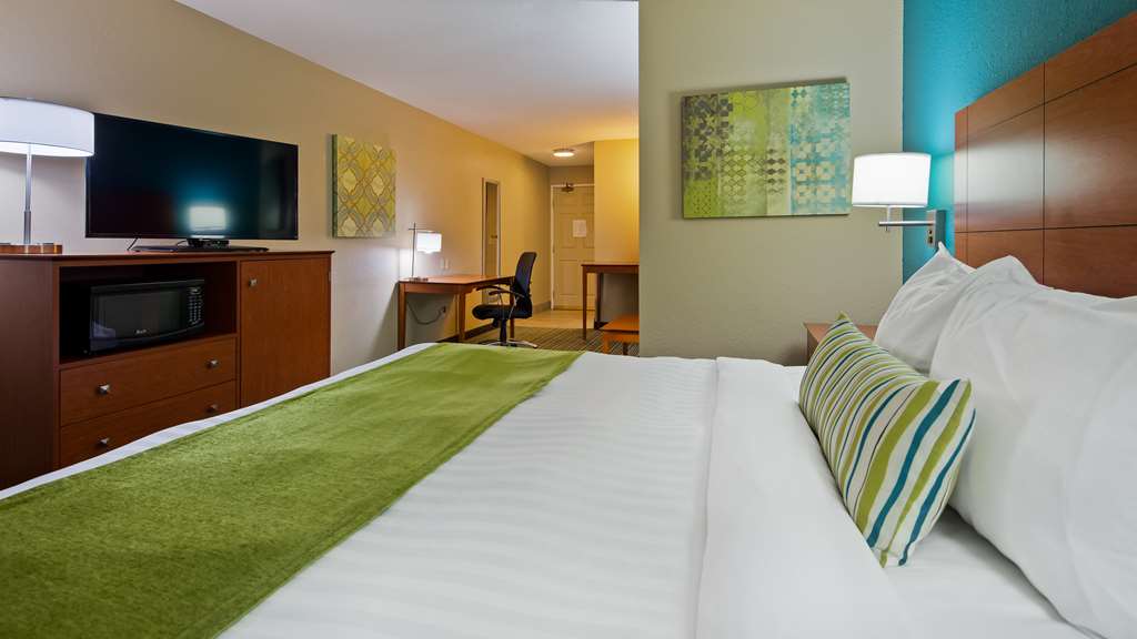 Фото Best Western Plus Menomonie Inn & Suites