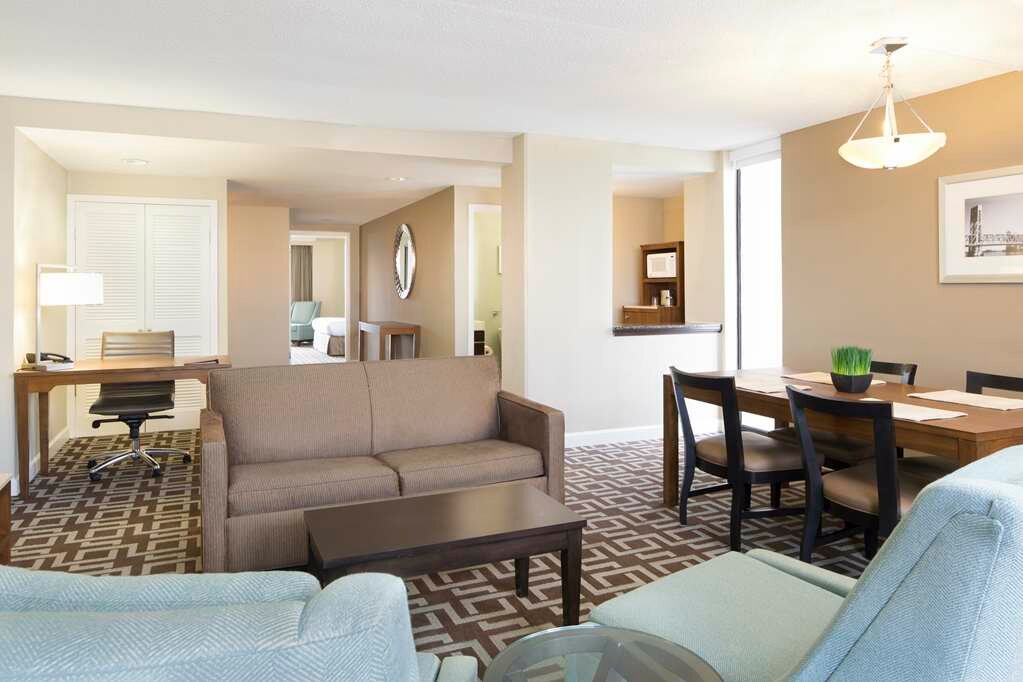 Фото DoubleTree by Hilton Hotel Jacksonville Riverfront