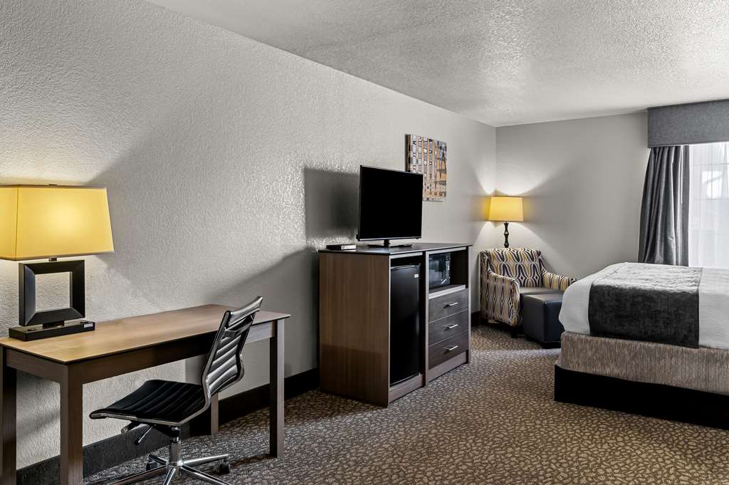 Фото Best Western Sherwood Inn & Suites
