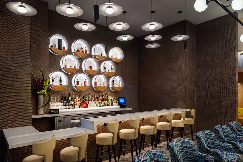 Фото Hampton Inn by Hilton New York Times Square