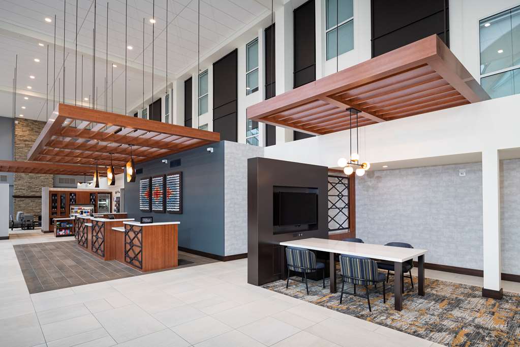 Фото DoubleTree by Hilton Madison East