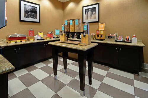 Гостиница Hampton Inn & Suites Bremerton в Бремертоне
