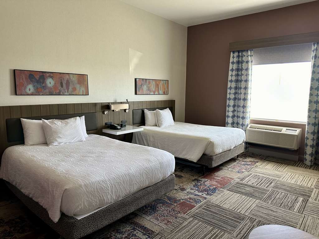 Фото Hilton Garden Inn Oconomowoc