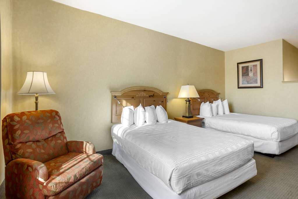 Фото Best Western Plus Revere Inn & Suites