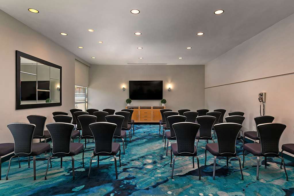 Фото Belamar Hotel Manhattan Beach, Tapestry Collection by Hilton