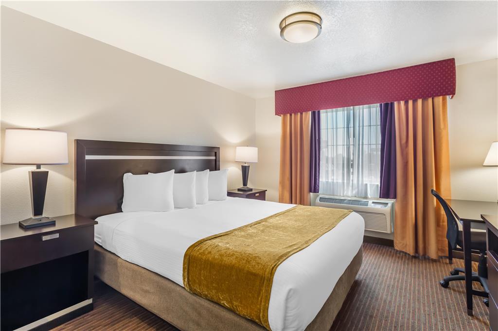 Фото Best Western Luxury Inn