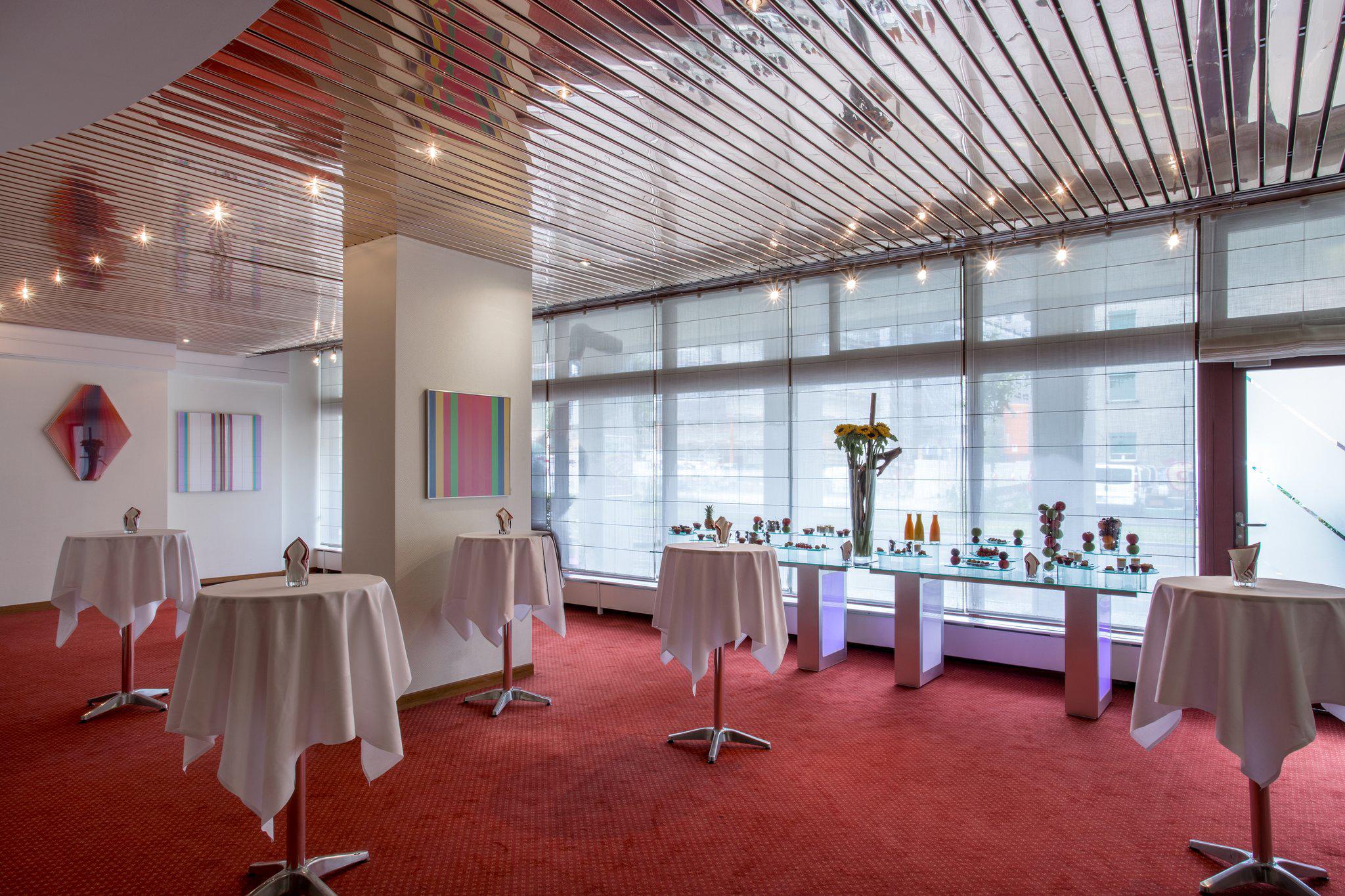 Фото Crowne Plaza Zurich