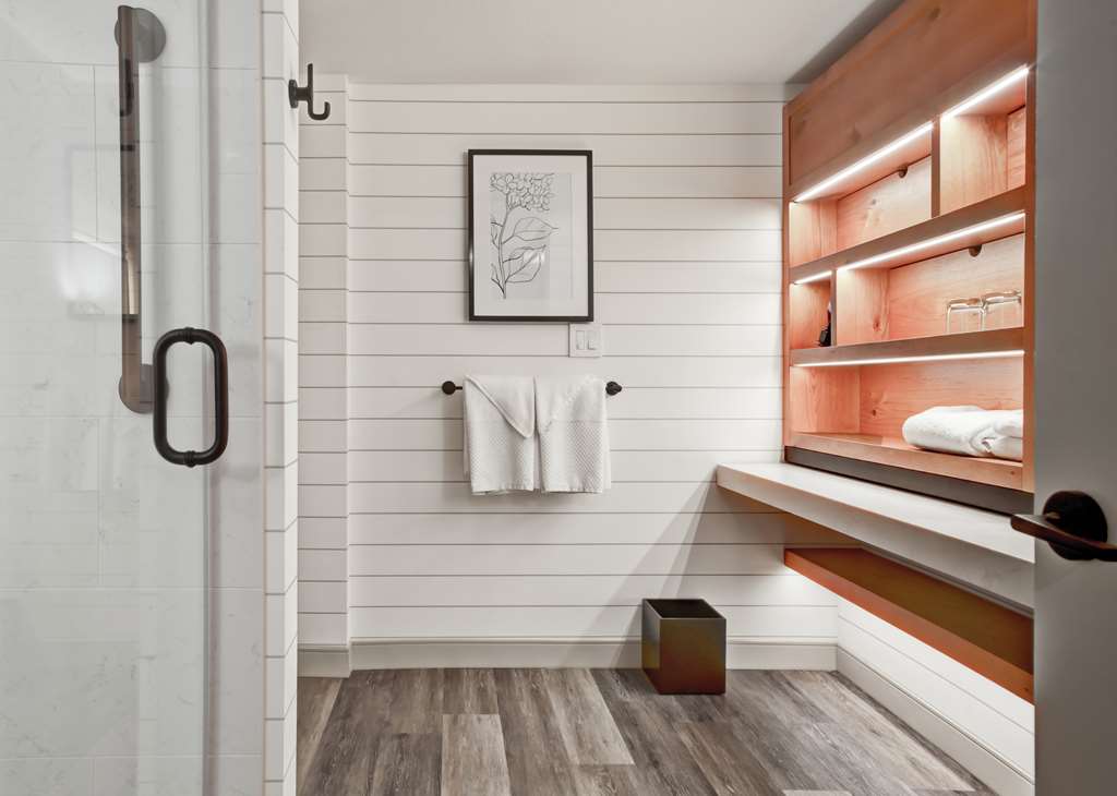 Фото The Inn at Saratoga, Tapestry Collection by Hilton